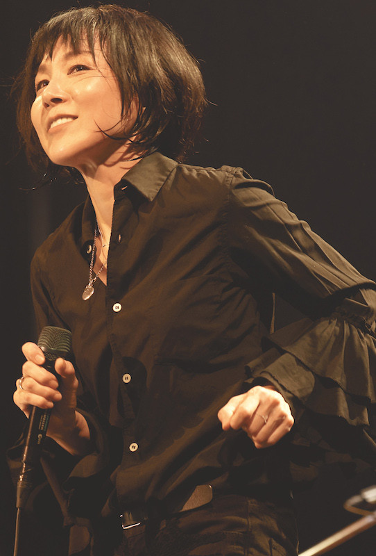 山下久美子が還暦記念ライブ・ツアーを開催！ 50代最後に撮り下ろした